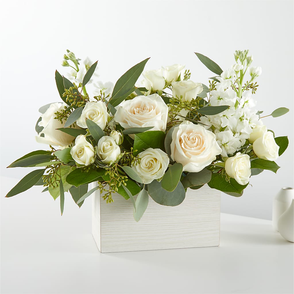 Fresh Linen Box Bouquet – Golden Gate Flowers, Naples FL