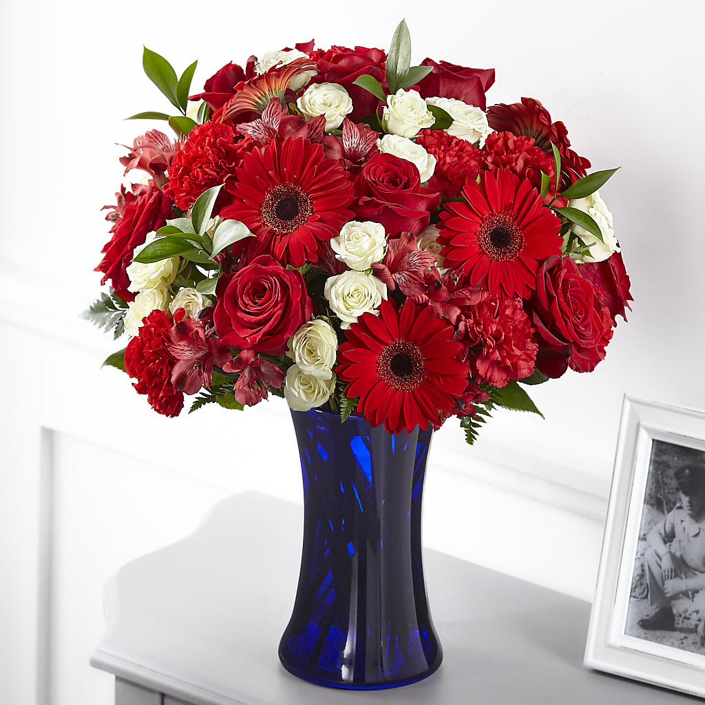 Hearts Embrace Bouquet – Golden Gate Flowers, Naples FL