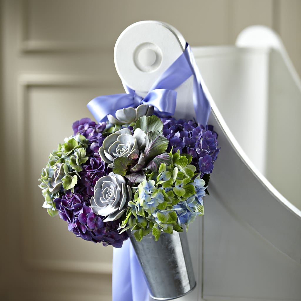 Declaration Pew Décor – Golden Gate Flowers, Naples FL