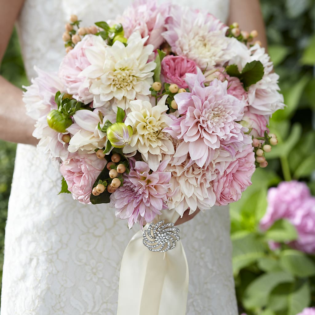 Heart's Promise Bouquet – Golden Gate Flowers, Naples FL
