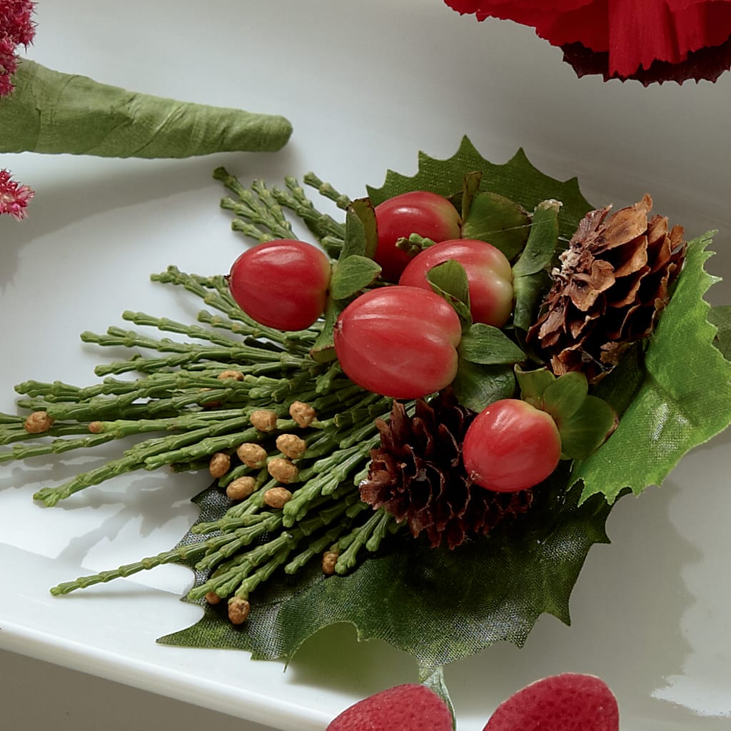Red Berry Boutonniere – Golden Gate Flowers, Naples FL